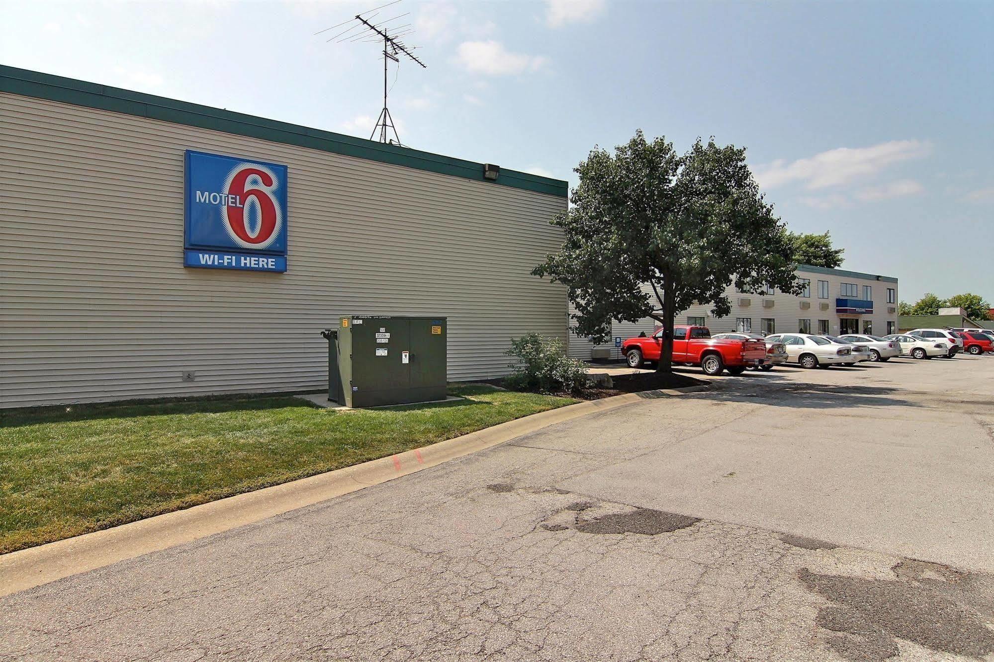 Merrillville, IN Extérieur photo